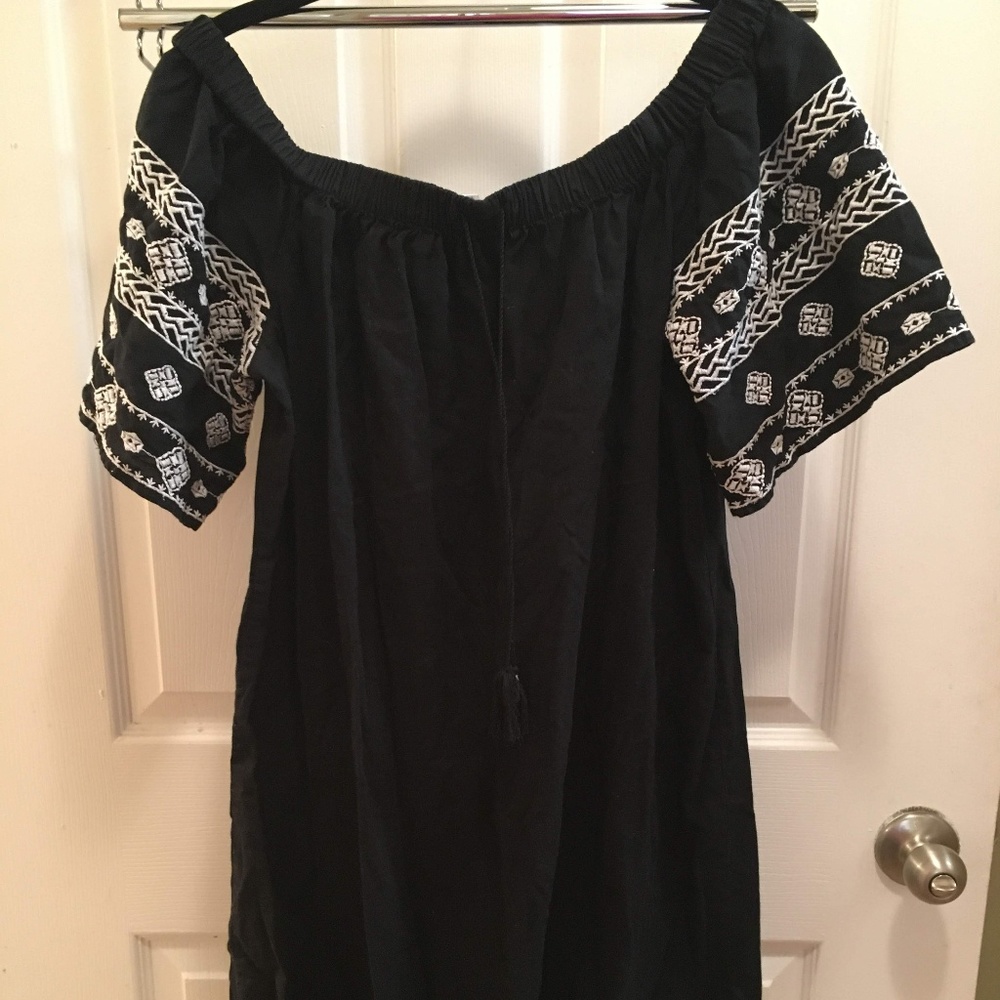 Black Old Navy dress